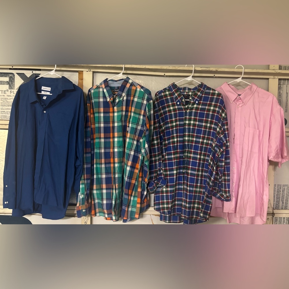 Men’s XXL long sleeve bundle dress shirts 👔 Pink one is short sleeve 
Smokefree